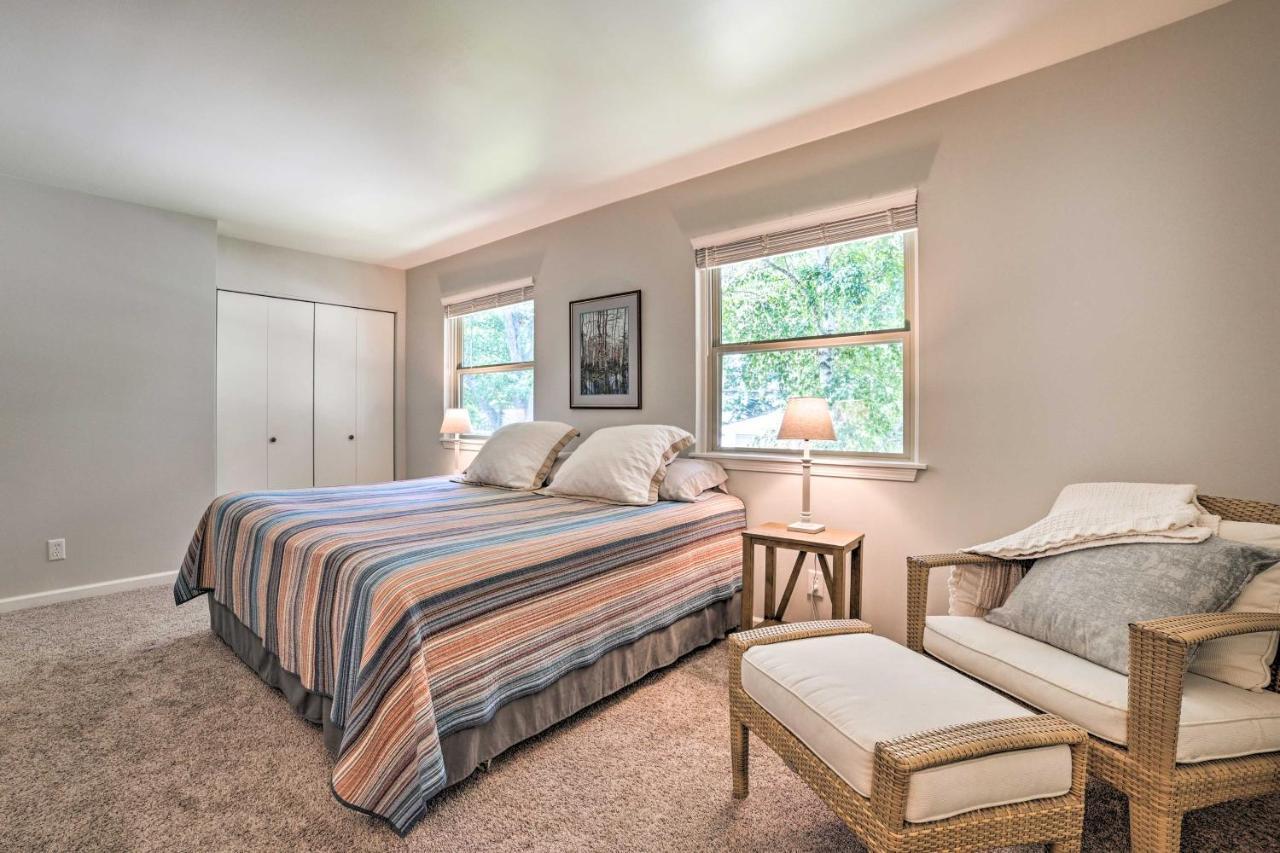 Harbor Springs Retreat With Grill About 1 Mi To Beach! エクステリア 写真